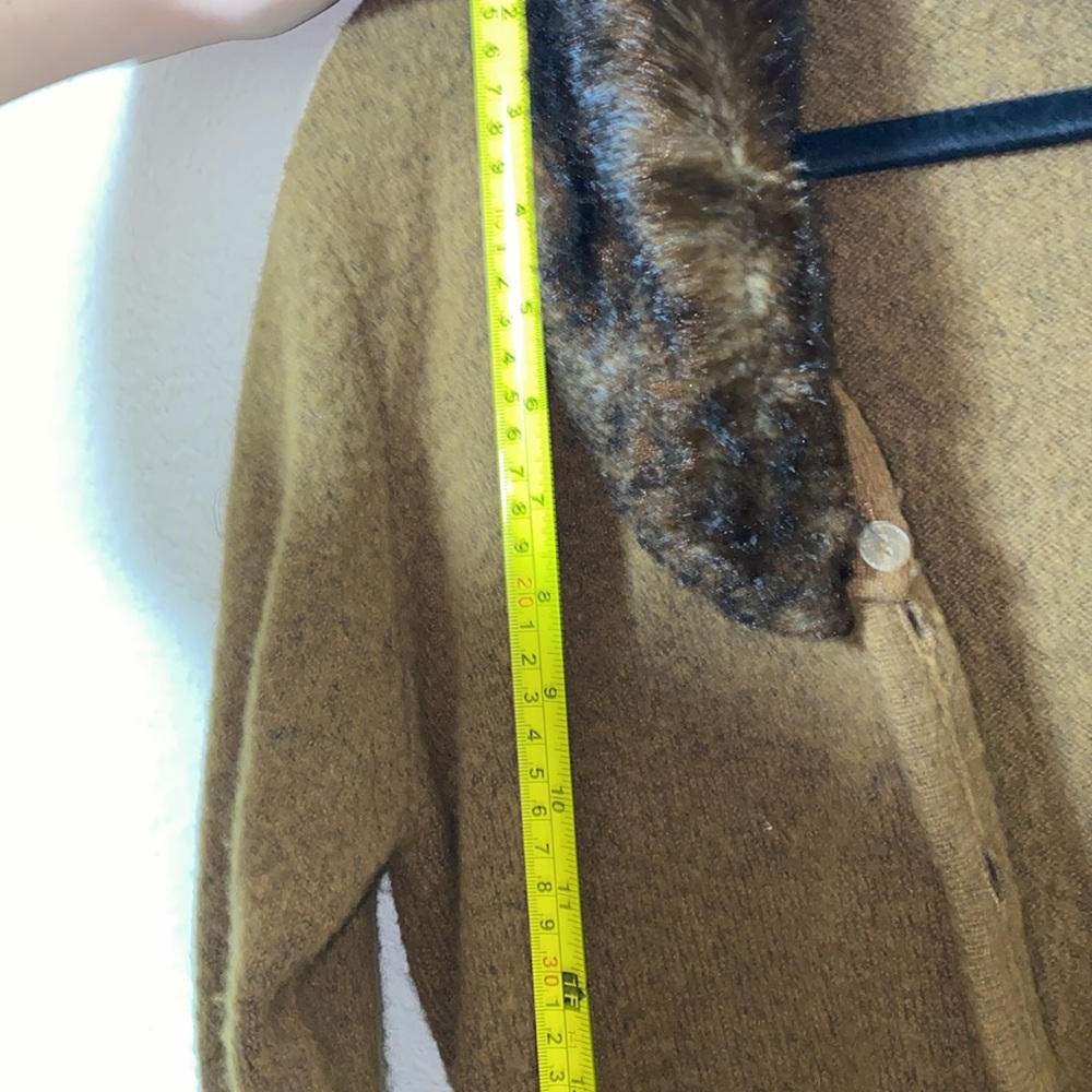 🎈Cozy Brown Button up Sweater with detachable Faux Fur Collar! - Picture 8 of 11